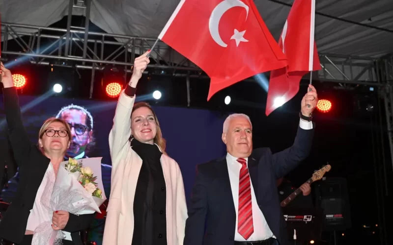 29 Ekim coşkusu Karacabey ve Gemlik’te