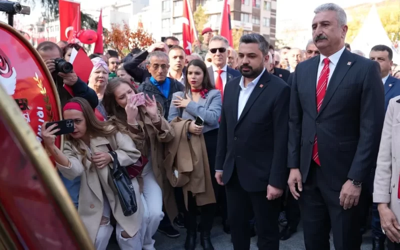 CHP Bursa İl Başkanlığı Cumhuriyet’in 101. yılını coşkuyla kutladı